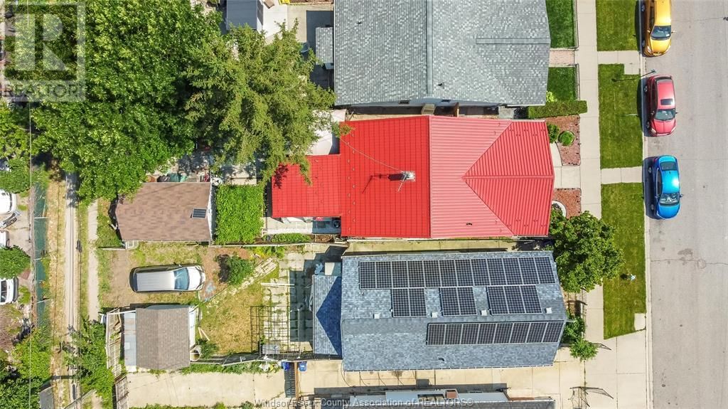 1054 OAK STREET Image 33