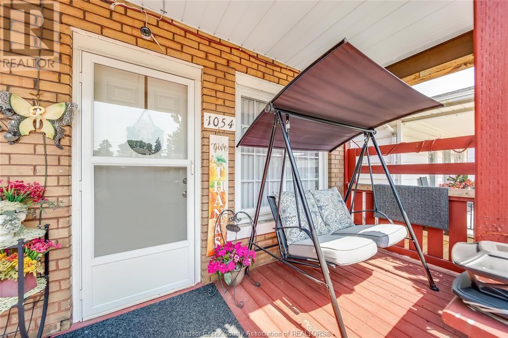 1054 OAK STREET Image 5
