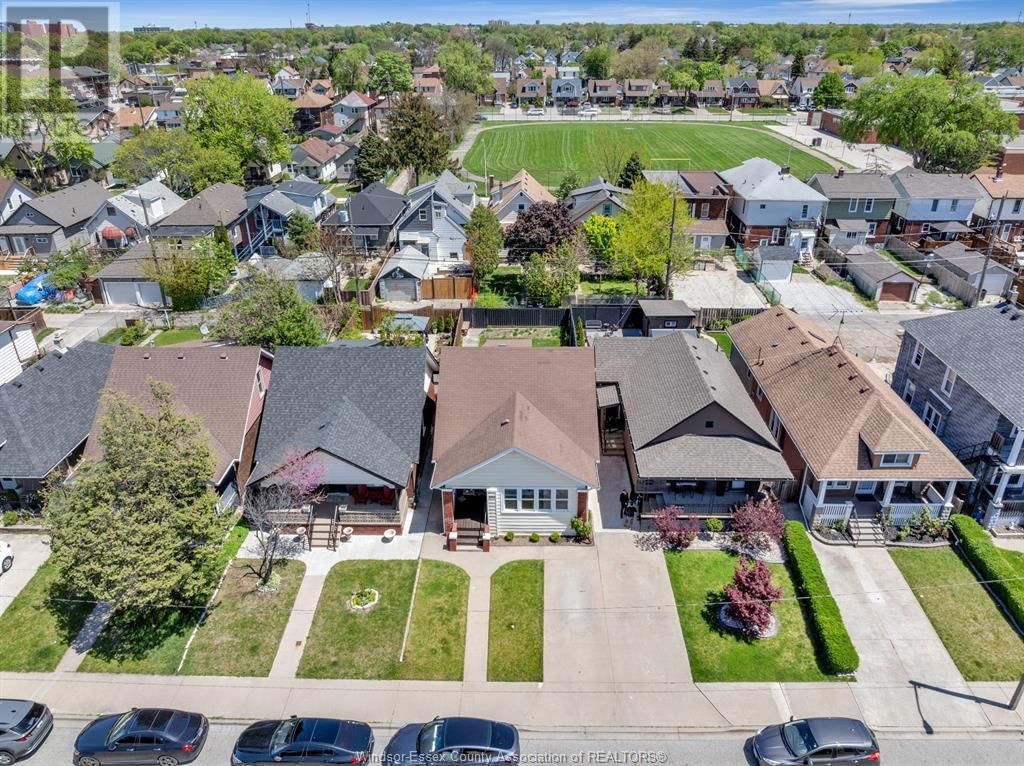 1090 MARENTETTE AVENUE Image 1