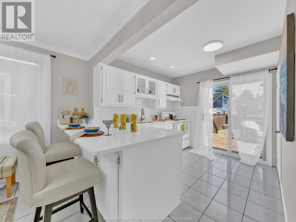 1090 MARENTETTE AVENUE Image 13