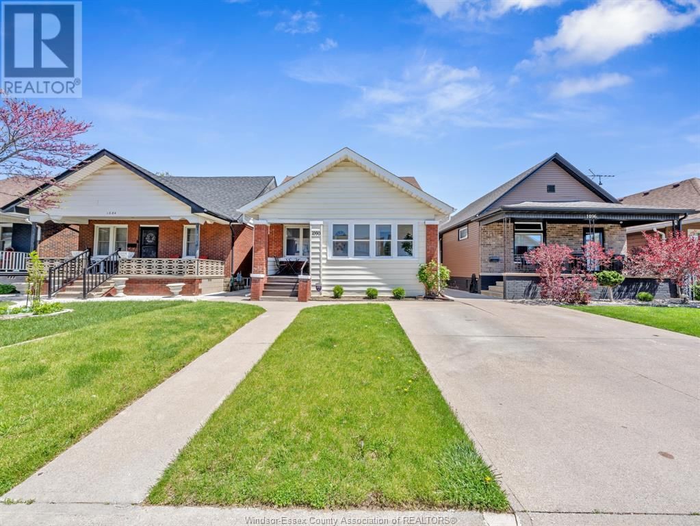1090 MARENTETTE AVENUE Image 2