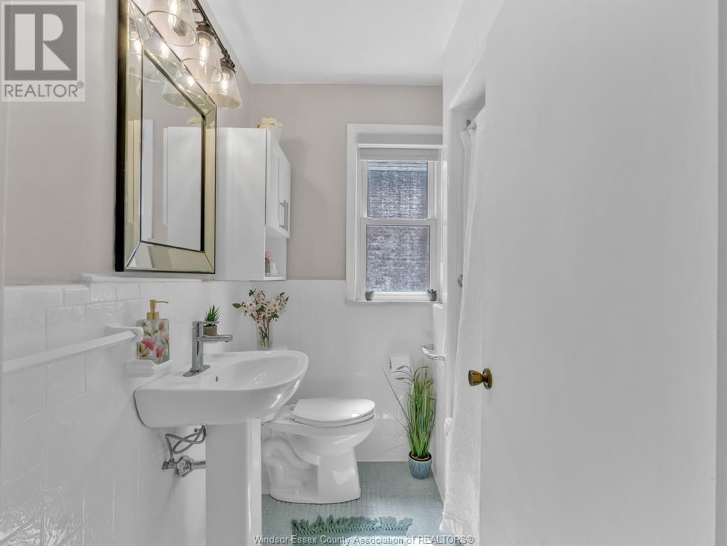 1090 MARENTETTE AVENUE Image 20