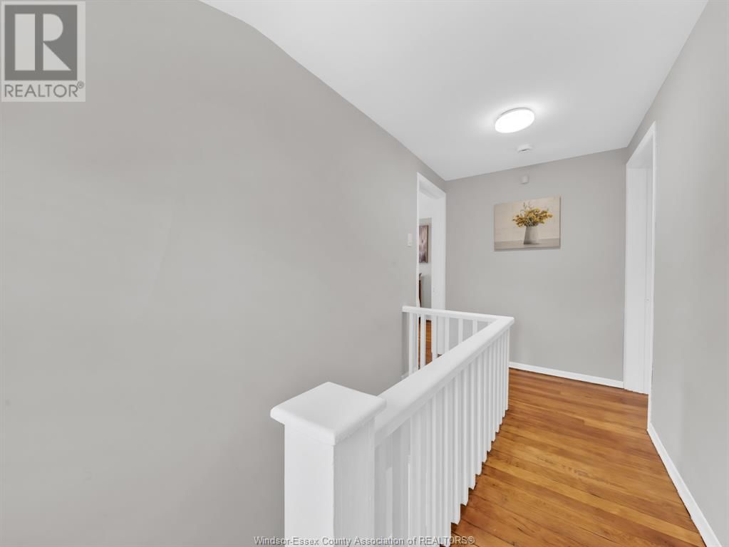 1090 MARENTETTE AVENUE Image 24