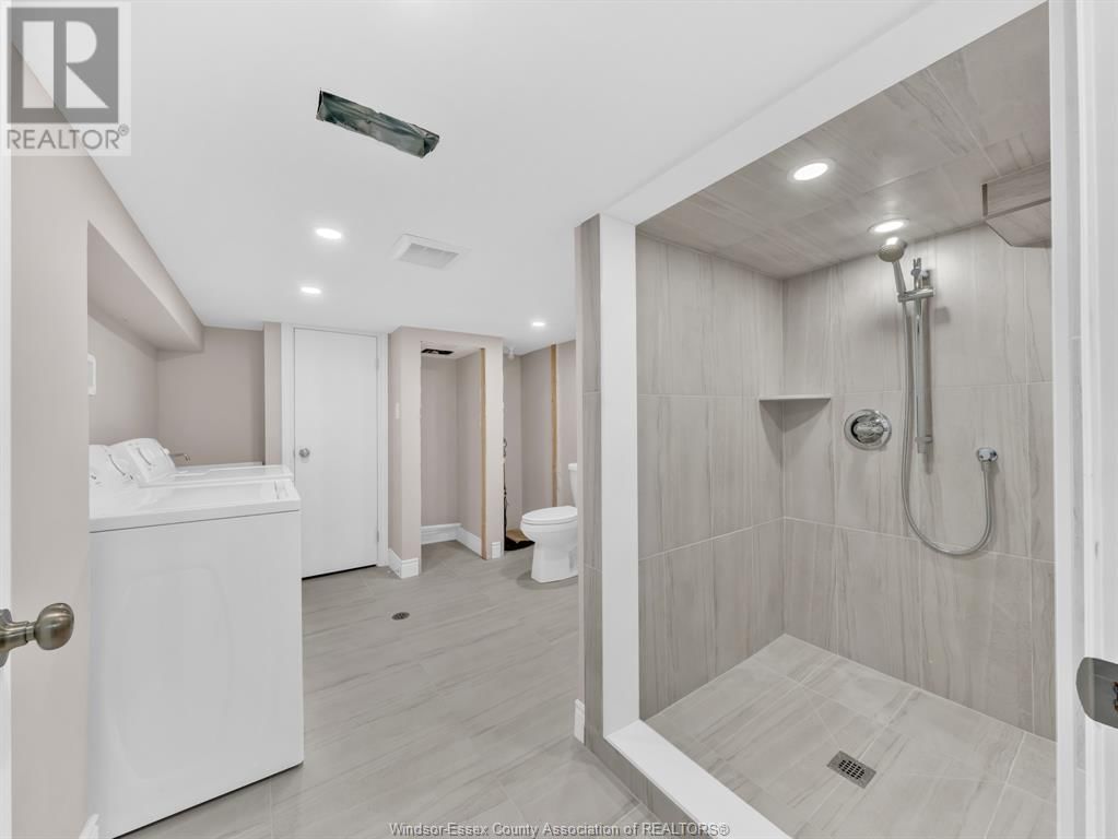 1090 MARENTETTE AVENUE Image 27