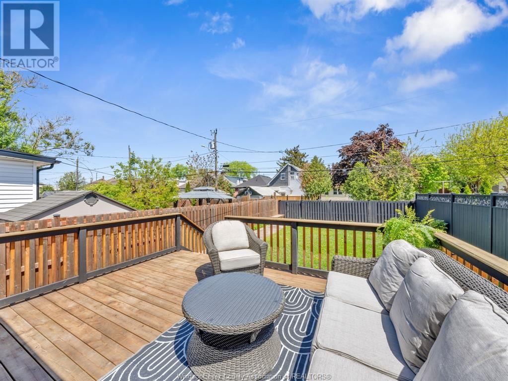 1090 MARENTETTE AVENUE Image 31