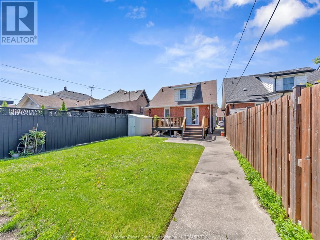 1090 MARENTETTE AVENUE Image 32