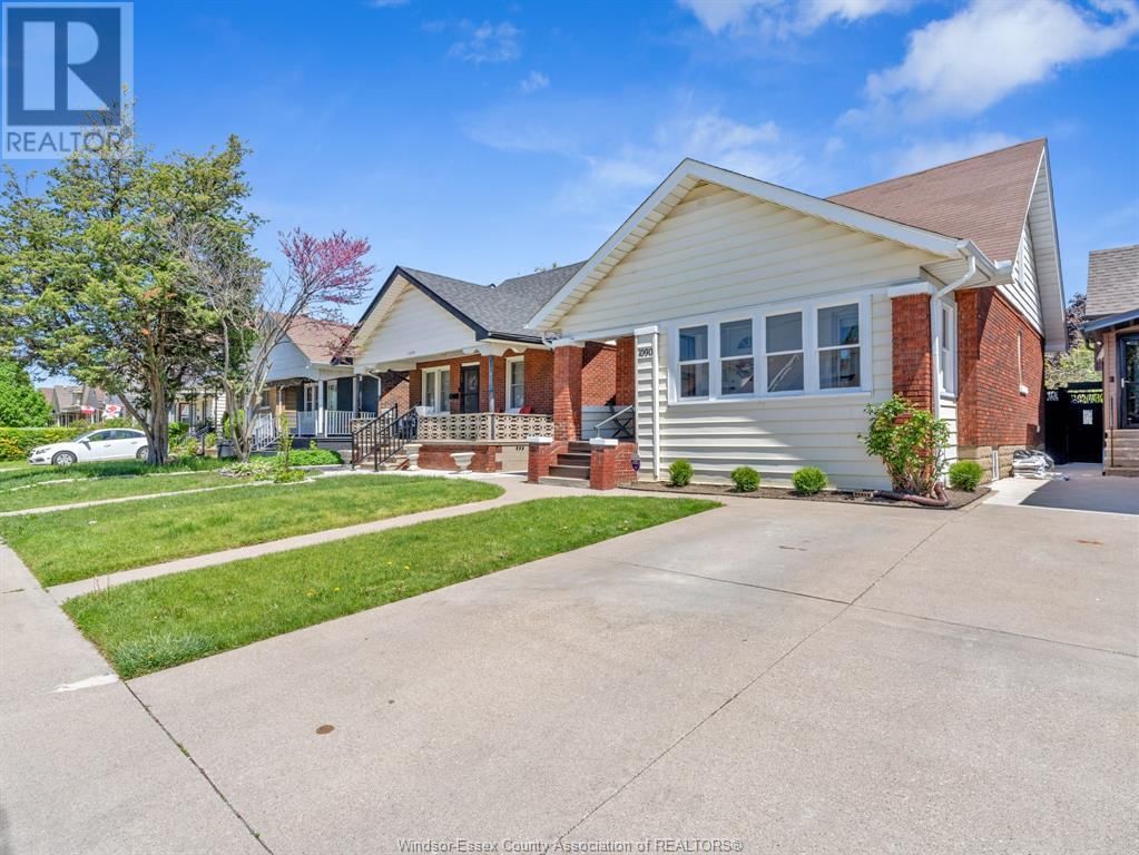 1090 MARENTETTE AVENUE Image 4