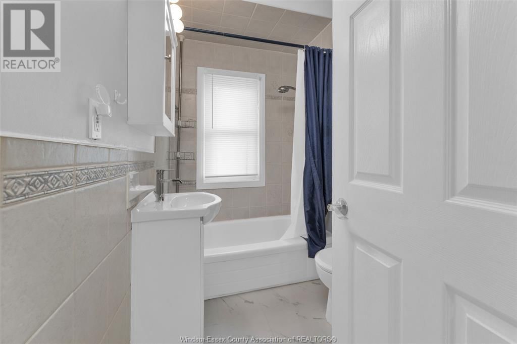 5411 MALDEN Image 13