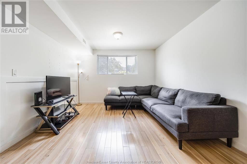 1738 NORTHWAY AVENUE Image 7