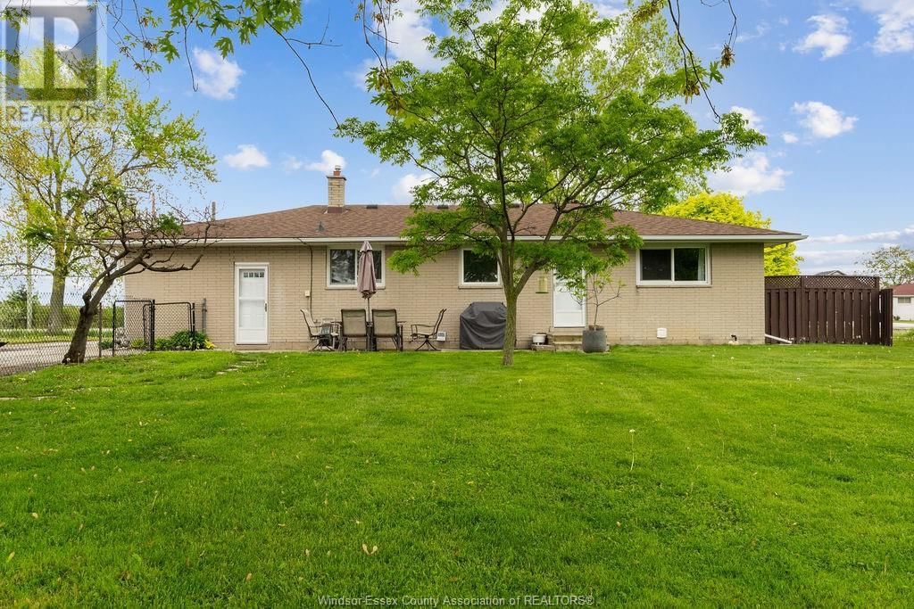 4689 HURON CHURCH LINE ROAD Image 27