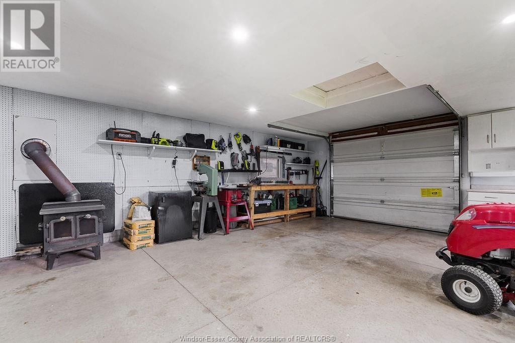 4689 HURON CHURCH LINE ROAD Image 31