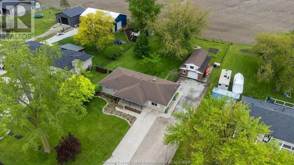 4689 HURON CHURCH LINE ROAD Image 35