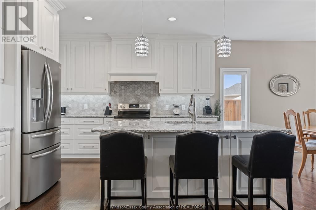 24 PEACHTREE LANE Image 14