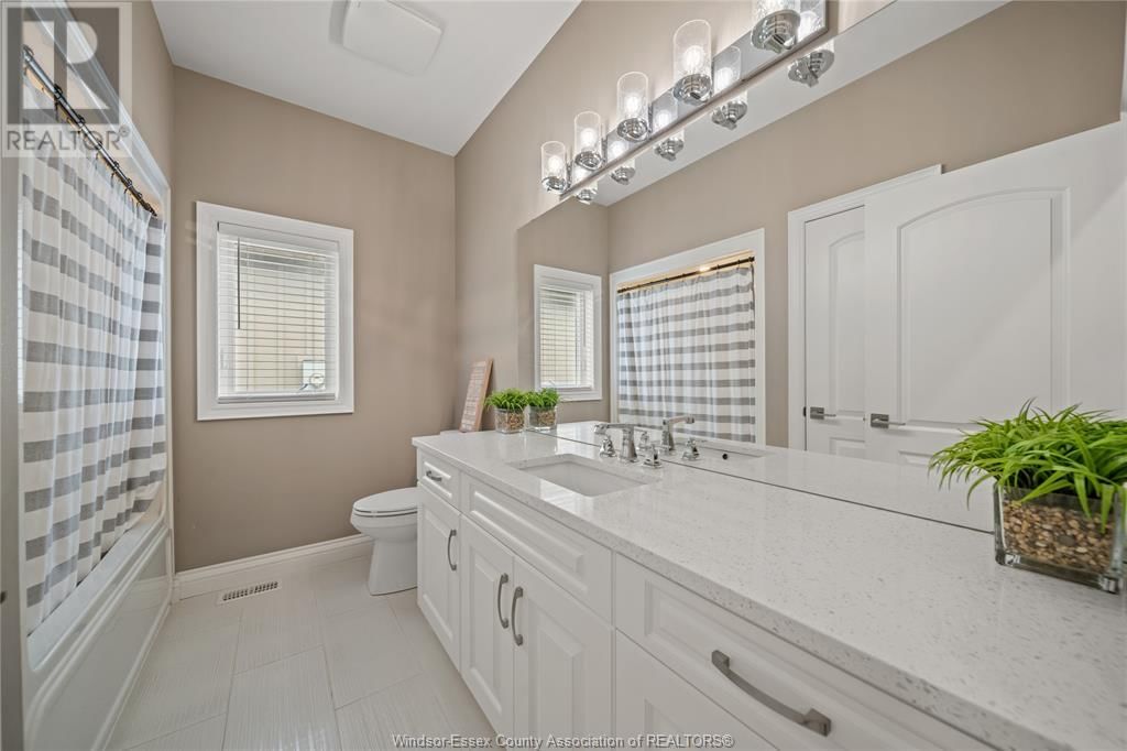 24 PEACHTREE LANE Image 21