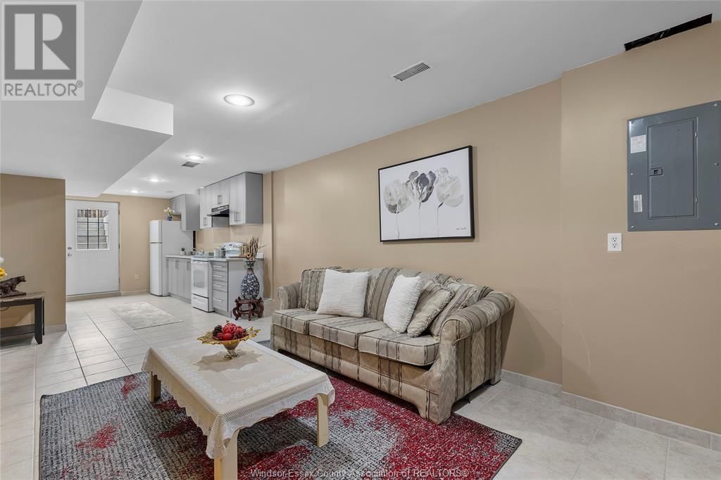 4575 UNICORN AVENUE Image 28