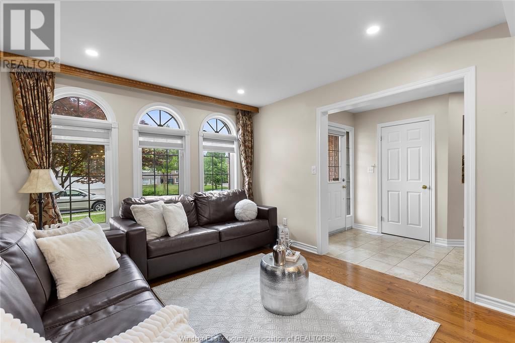 4575 UNICORN AVENUE Image 4