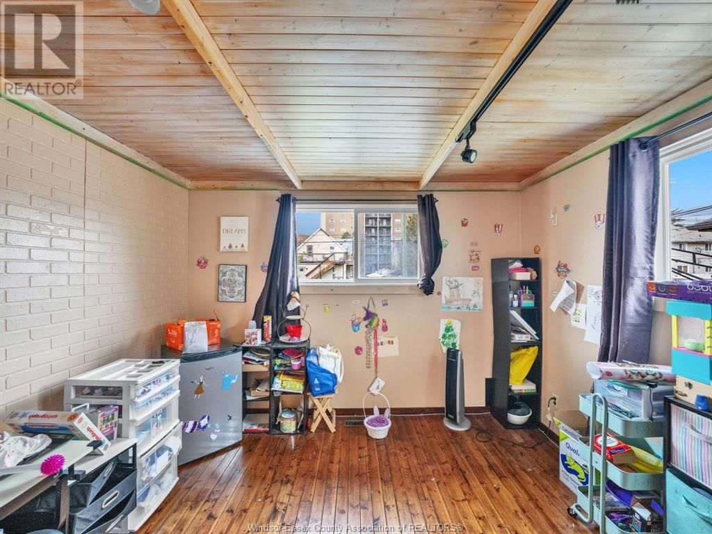 274 BELLEVIEW Image 19