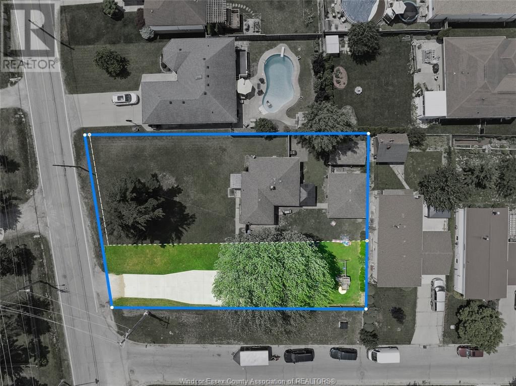 1600 GRAND MARAIS ROAD EAST Image 1