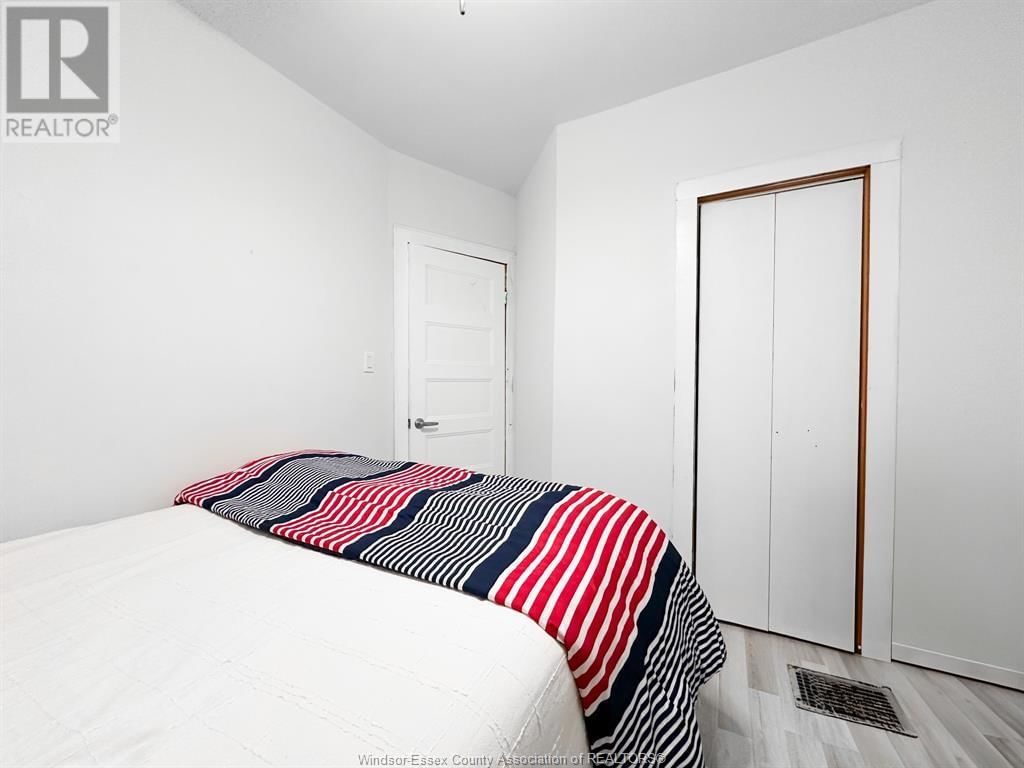 421 HALL AVENUE Image 18