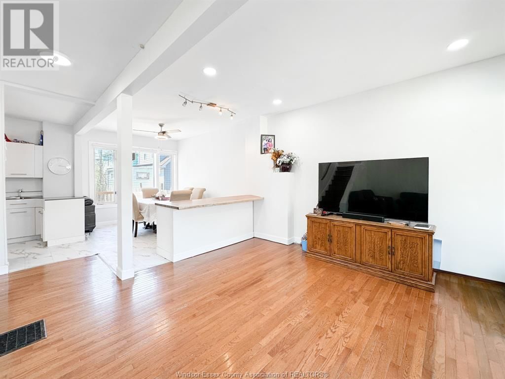 421 HALL AVENUE Image 7