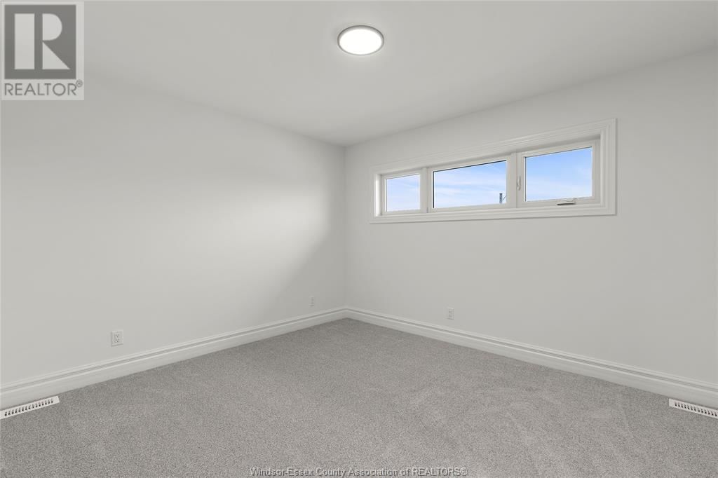 462 MARLA CRESCENT Image 24