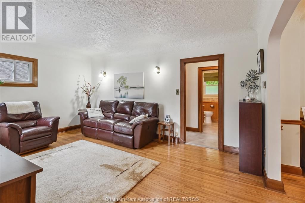12 ALEXANDRA AVENUE Image 13