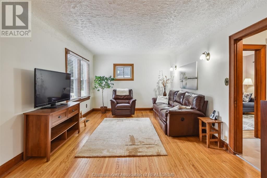 12 ALEXANDRA AVENUE Image 15