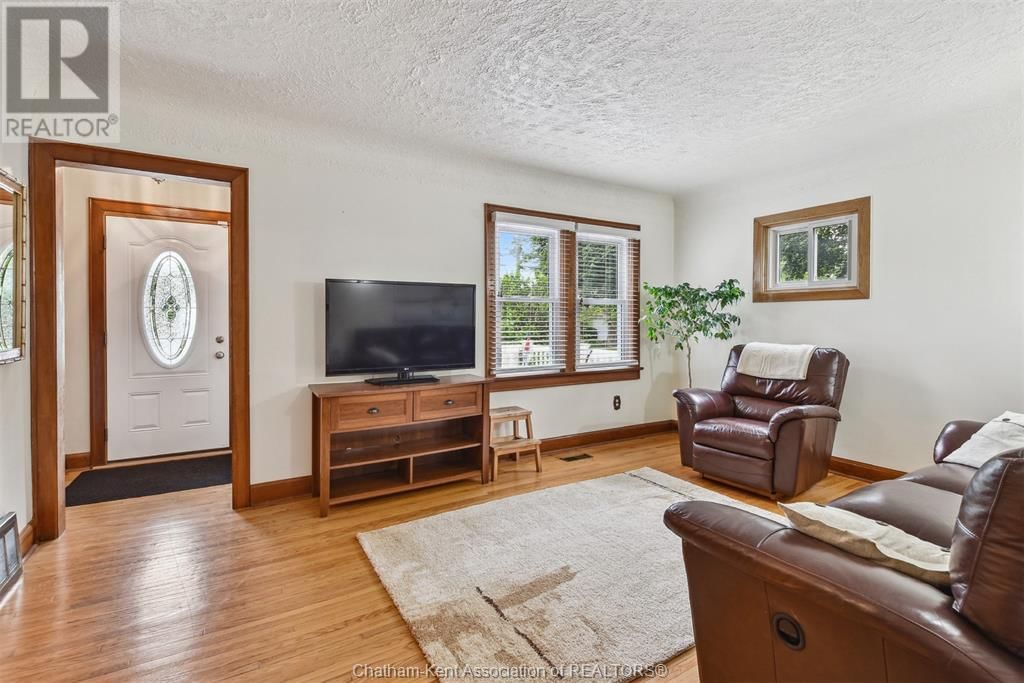 12 ALEXANDRA AVENUE Image 16
