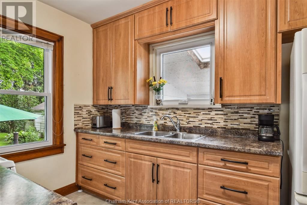 12 ALEXANDRA AVENUE Image 25