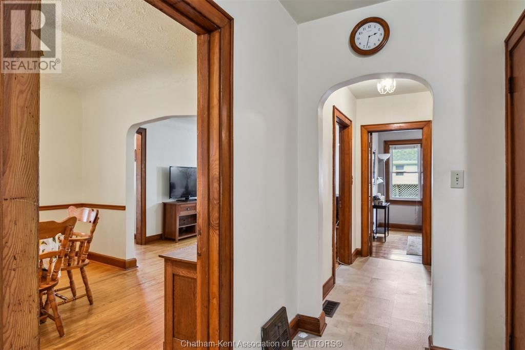 12 ALEXANDRA AVENUE Image 28