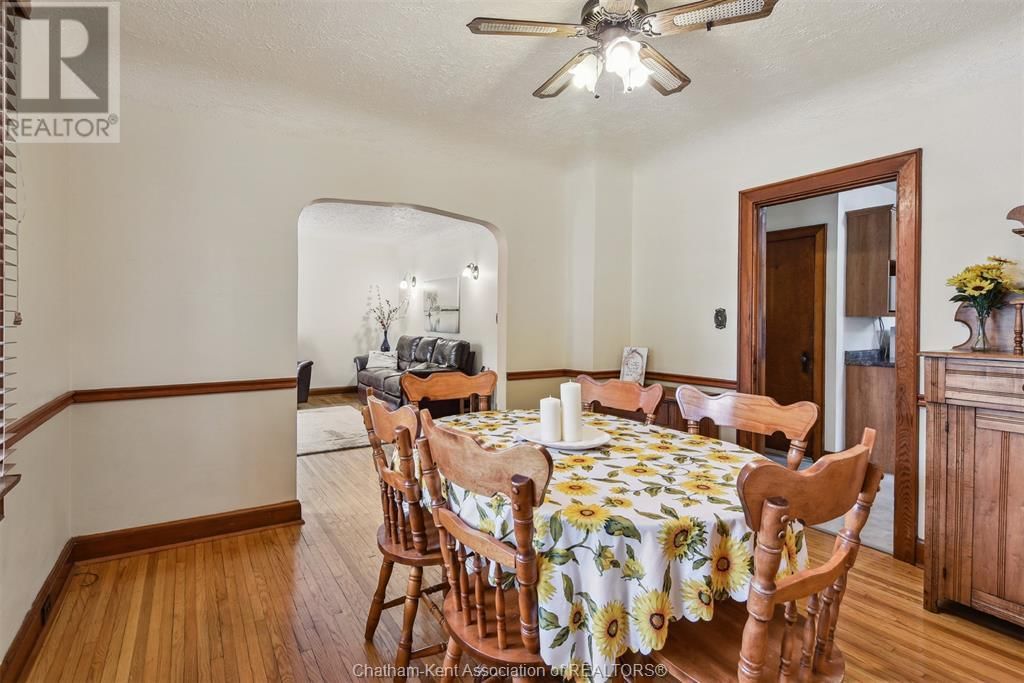 12 ALEXANDRA AVENUE Image 32