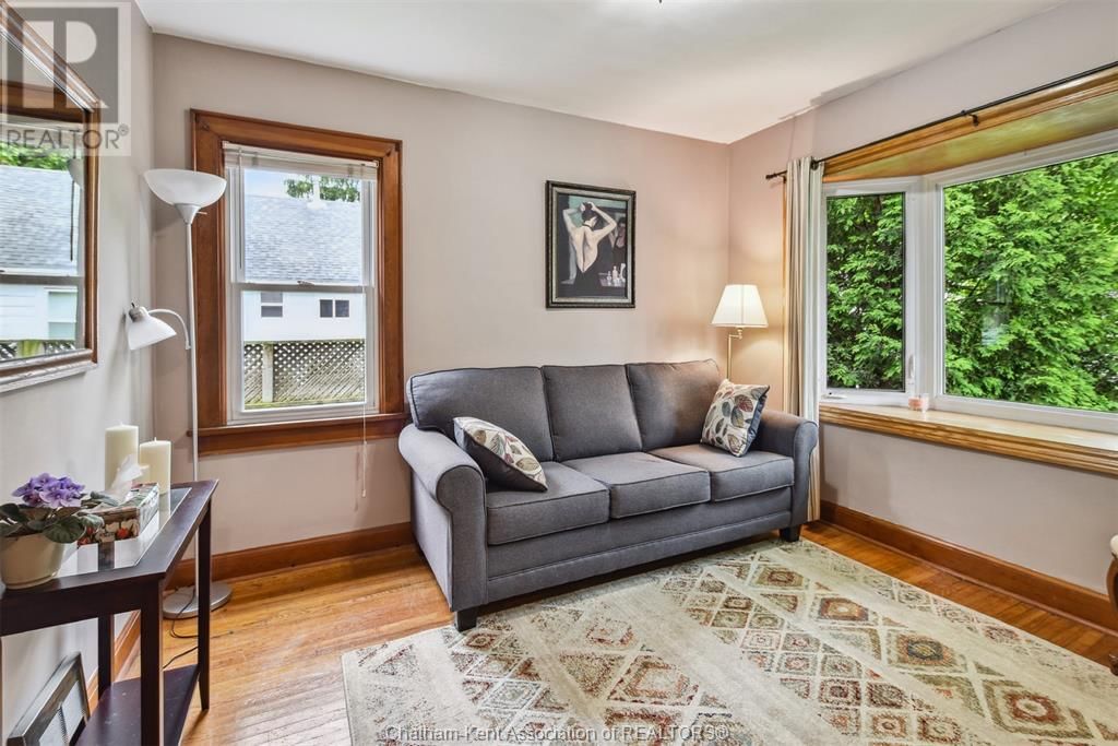 12 ALEXANDRA AVENUE Image 36
