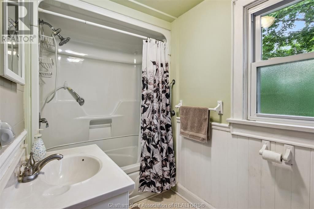 12 ALEXANDRA AVENUE Image 46