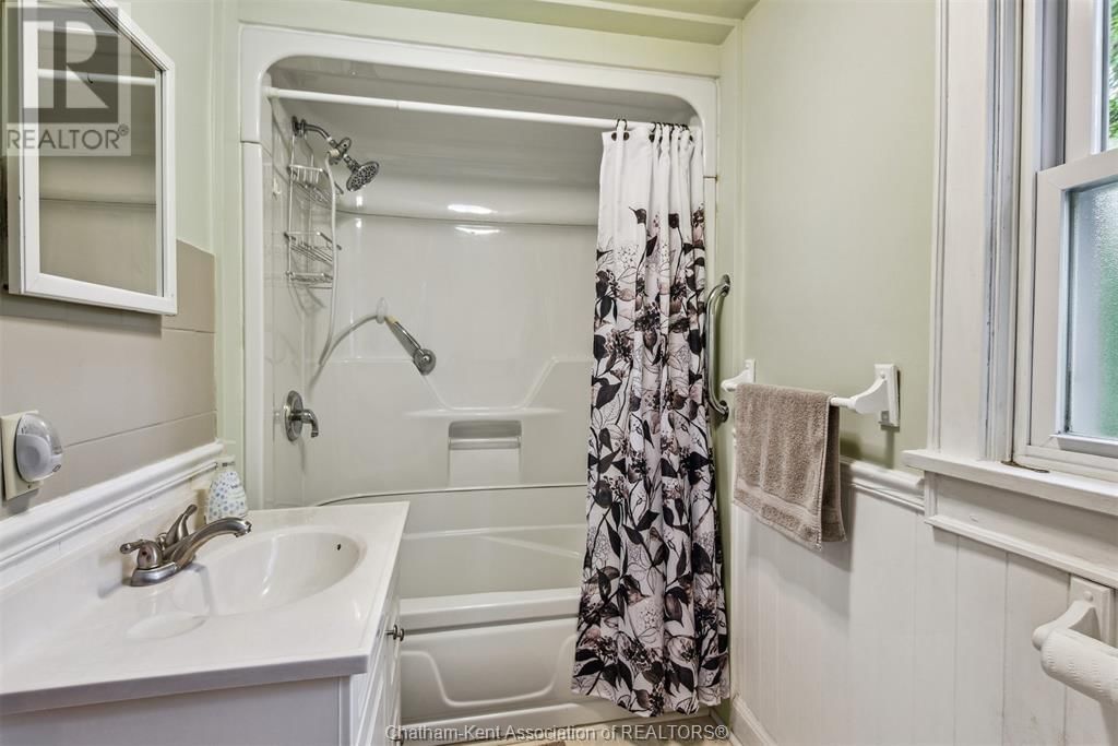 12 ALEXANDRA AVENUE Image 47