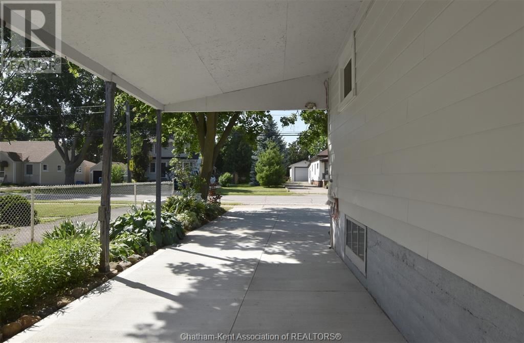 12 ALEXANDRA AVENUE Image 9