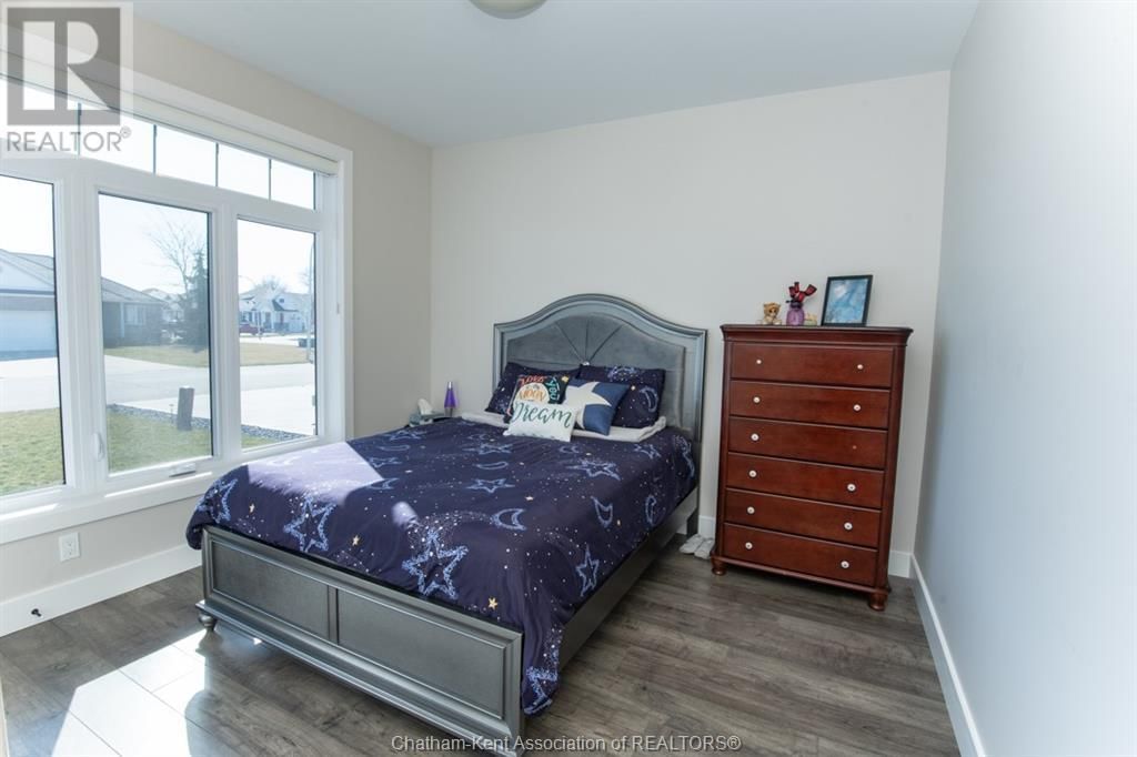 7 VENTURE CRESCENT Image 13