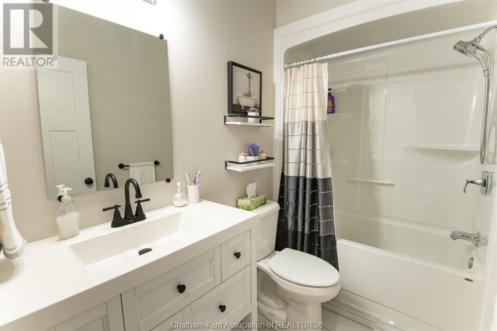 7 VENTURE CRESCENT Image 15