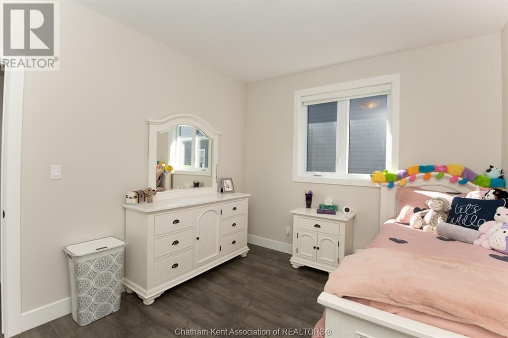 7 VENTURE CRESCENT Image 17