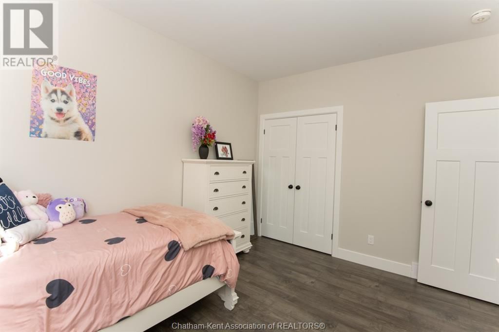 7 VENTURE CRESCENT Image 18