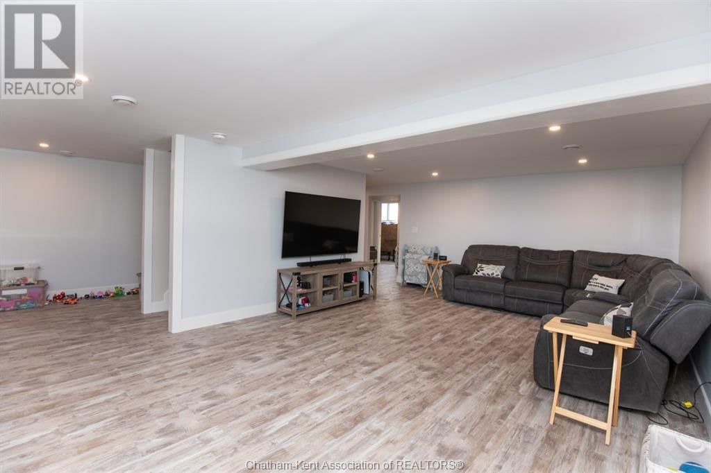 7 VENTURE CRESCENT Image 19