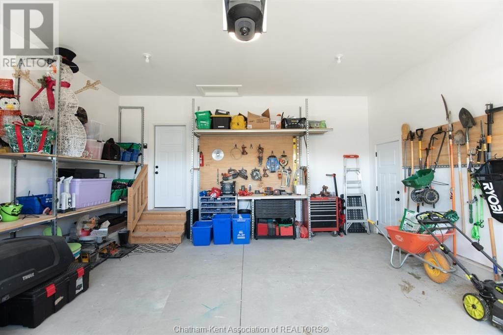 7 VENTURE CRESCENT Image 26