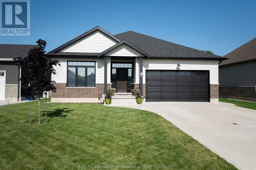 7 VENTURE CRESCENT Image 27