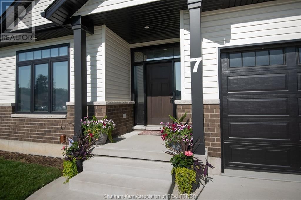 7 VENTURE CRESCENT Image 3