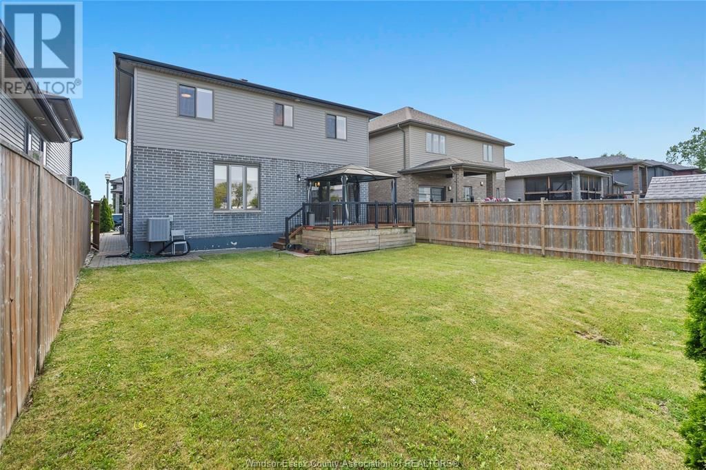 2964 MCROBBIE CRESCENT Image 42