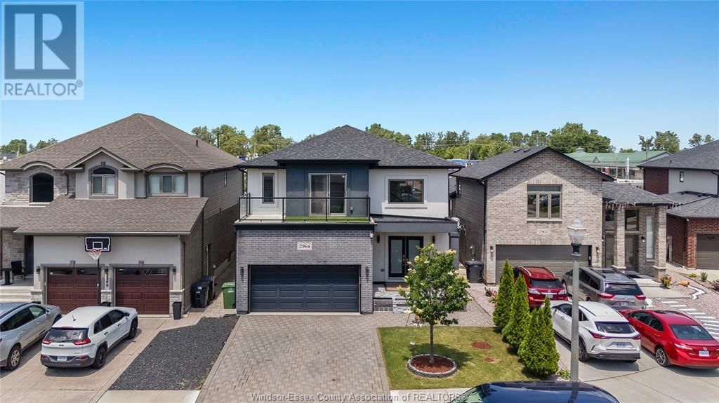 2964 MCROBBIE CRESCENT Image 44