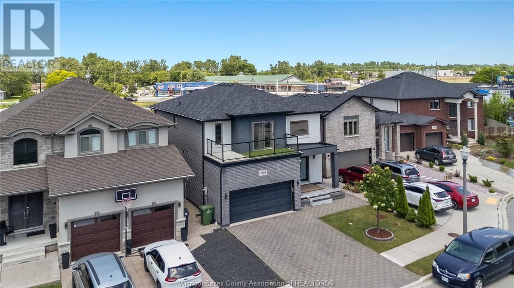 2964 MCROBBIE CRESCENT Image 46