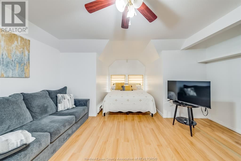 961 OUELLETTE AVENUE Image 32