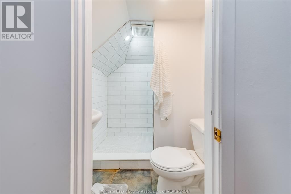 961 OUELLETTE AVENUE Image 37