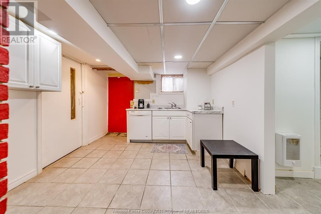 961 OUELLETTE AVENUE Image 42
