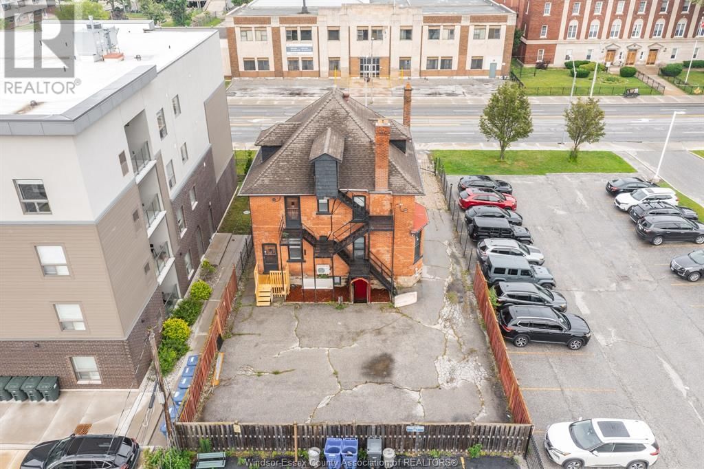 961 OUELLETTE AVENUE Image 49